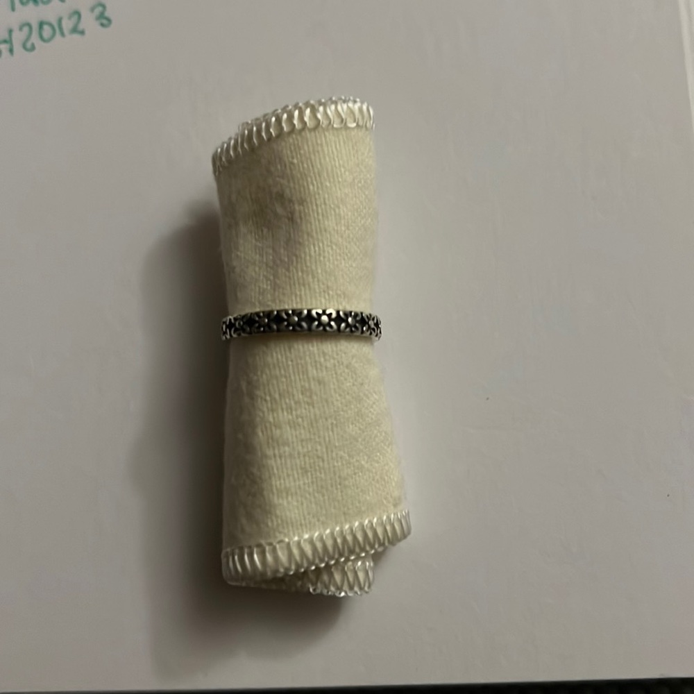 James Avery retired delicate blossoms ring .925 sterling silver size 8